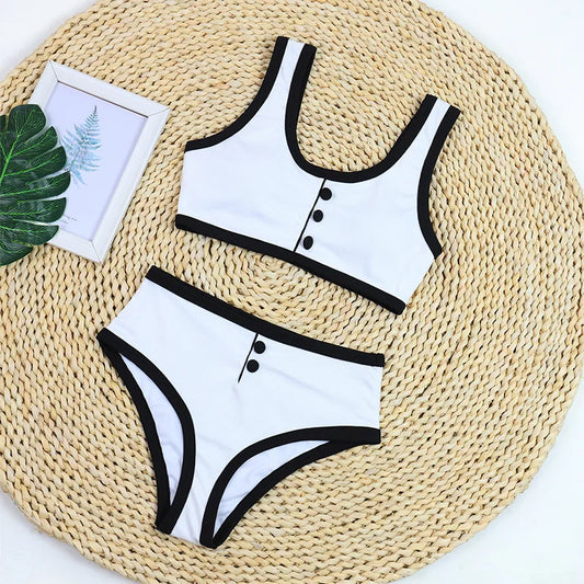 Bikini Due Pezzi – Stile Minimal Bianco e Nero e Elegante