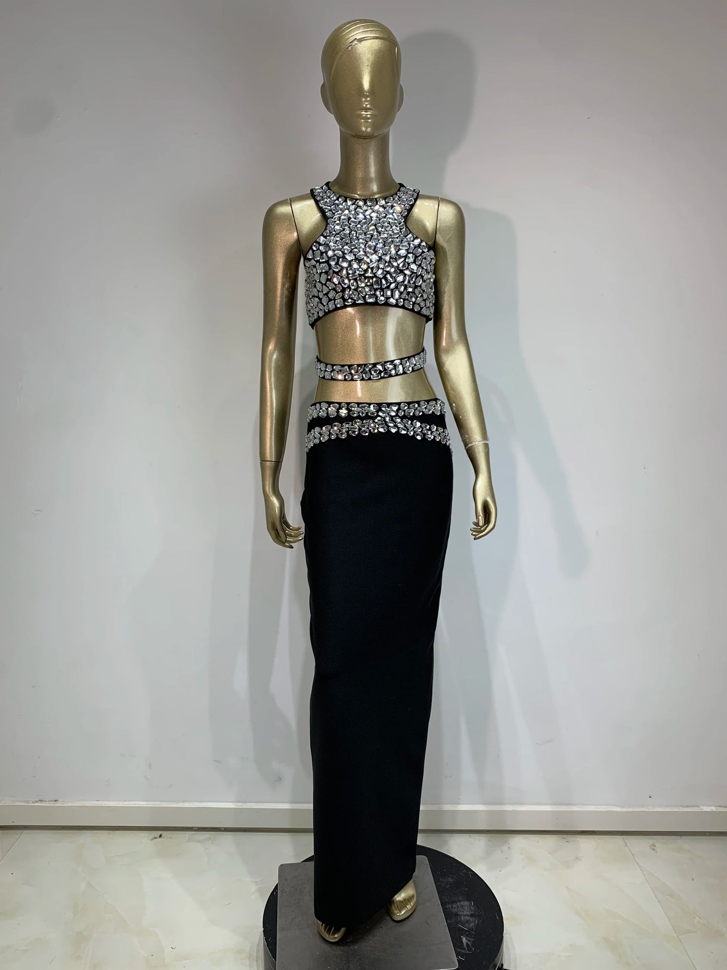 Set Elegante Nero – Top con Perline & Gonna Fasciante
